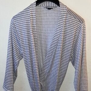 Women’s size medium Tahari, gray and white striped bathrobe p5